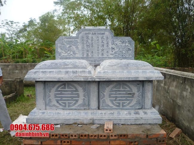 mẫu mộ đá đôi tại Ninh Thuận