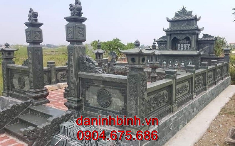 Khu nghĩa trang gia đình bằng đá xanh rêu đẹp bán tại Hưng Yên
