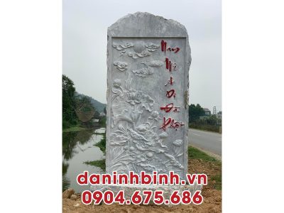 Bia đá tự nhiên Nam Mô A Di Đà Phật.